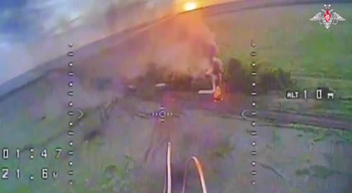 The Russian army destroys the Ukrainian military convoy with the help of kamikaze drones