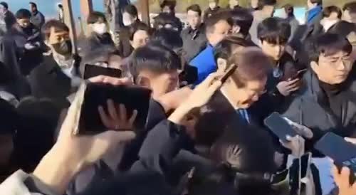Another Angle Of Korean Opposition Leader Stabbed In The Neck