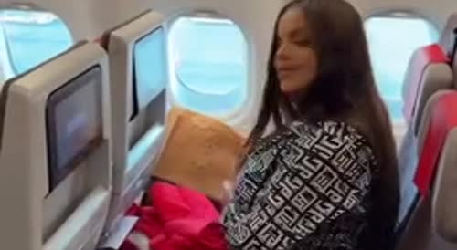 SHOULD AIRPLANES BE FORCED TO MAKE BIGGER SEATS FOR GIRLS WITH HUGE BUTTS?